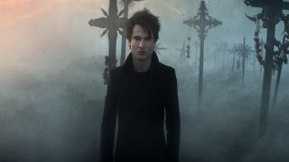 Tom Sturridge's Dream stares into the camera as he traverses a path in the Hell Dimension in Netflix's The Sandman TV show