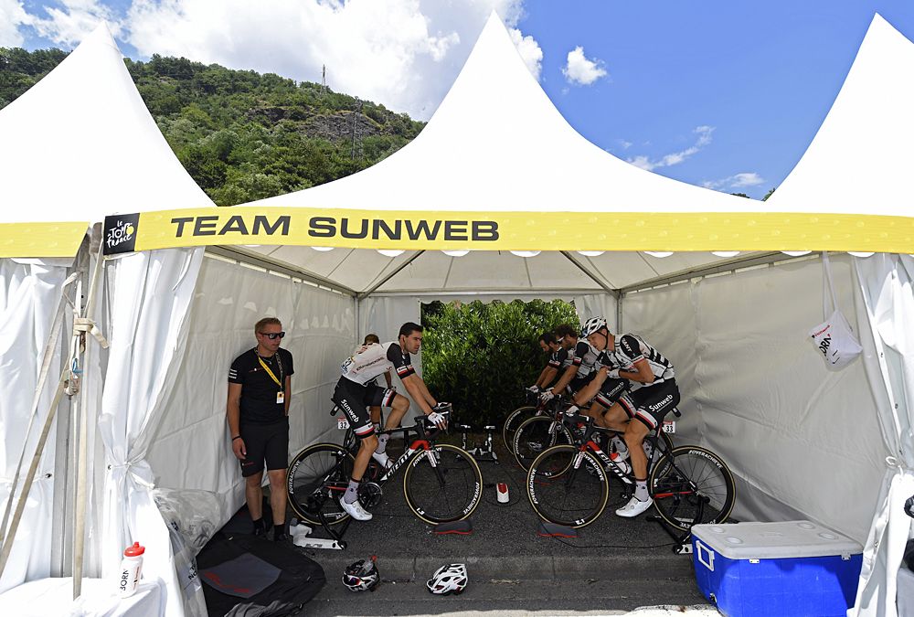 Sunweb and Tom Dumoulin warm up ahead of stage 17 at the Tour de France