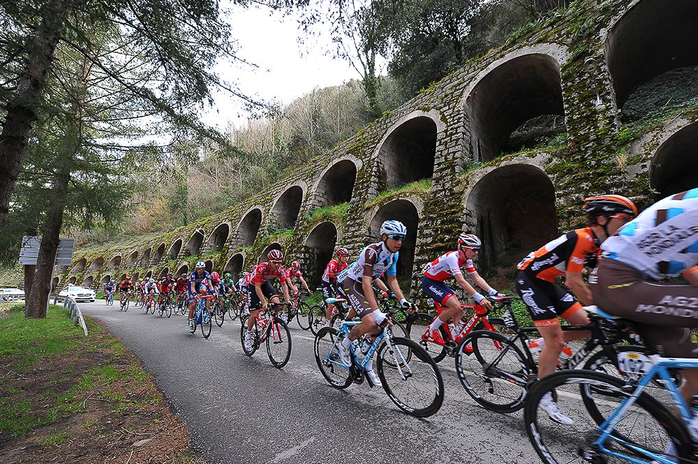 The peloton in action during stage 1 at the Volta a Catalunya
