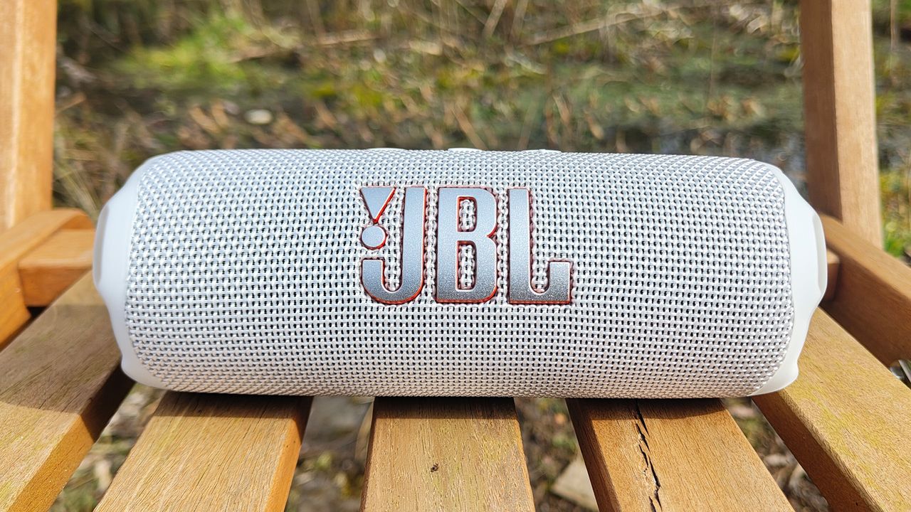 JBL Flip 7 wireless speaker