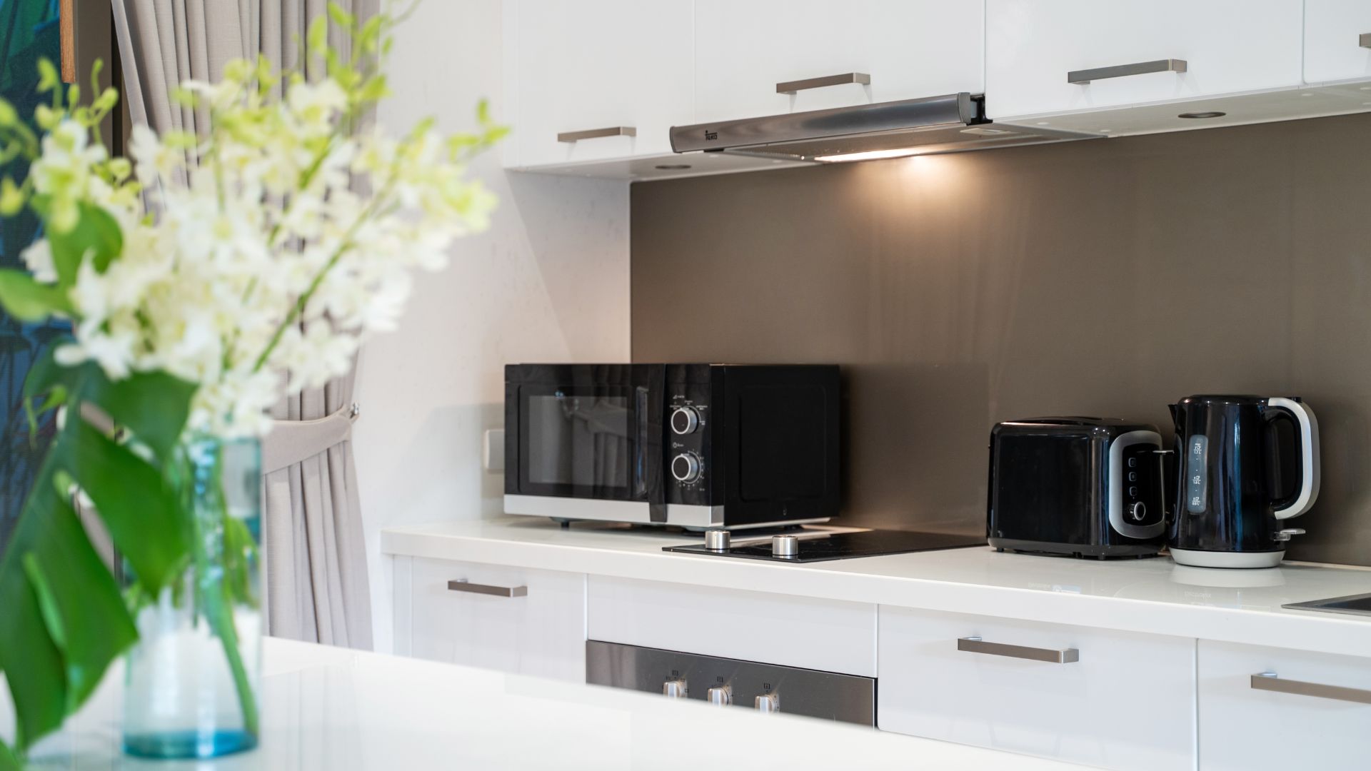 picture of small kitchen appliances on countertops
