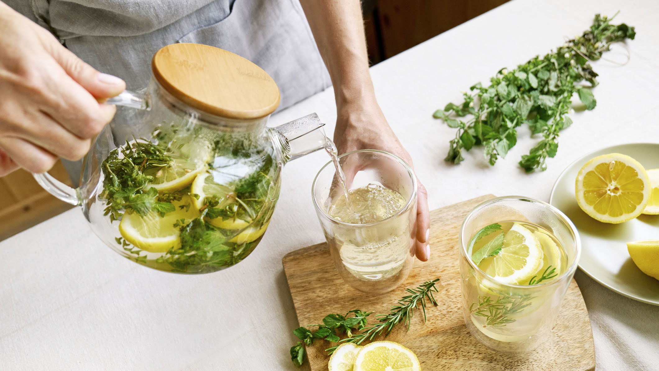 lemon balm tea