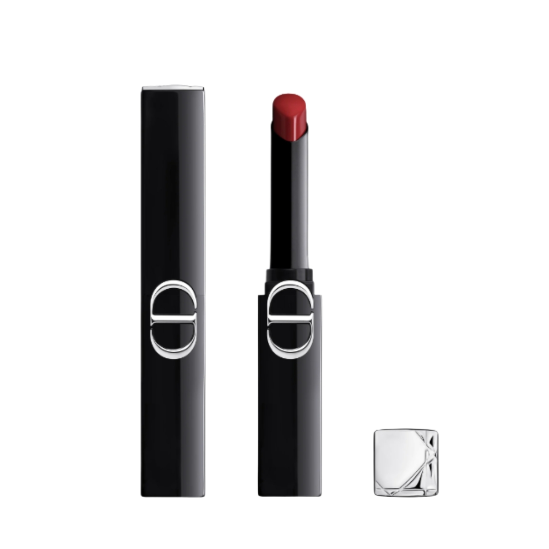 A product shot of the Rouge Dior On Stage Shine Lipstick in 550 Red Shock, on a white background