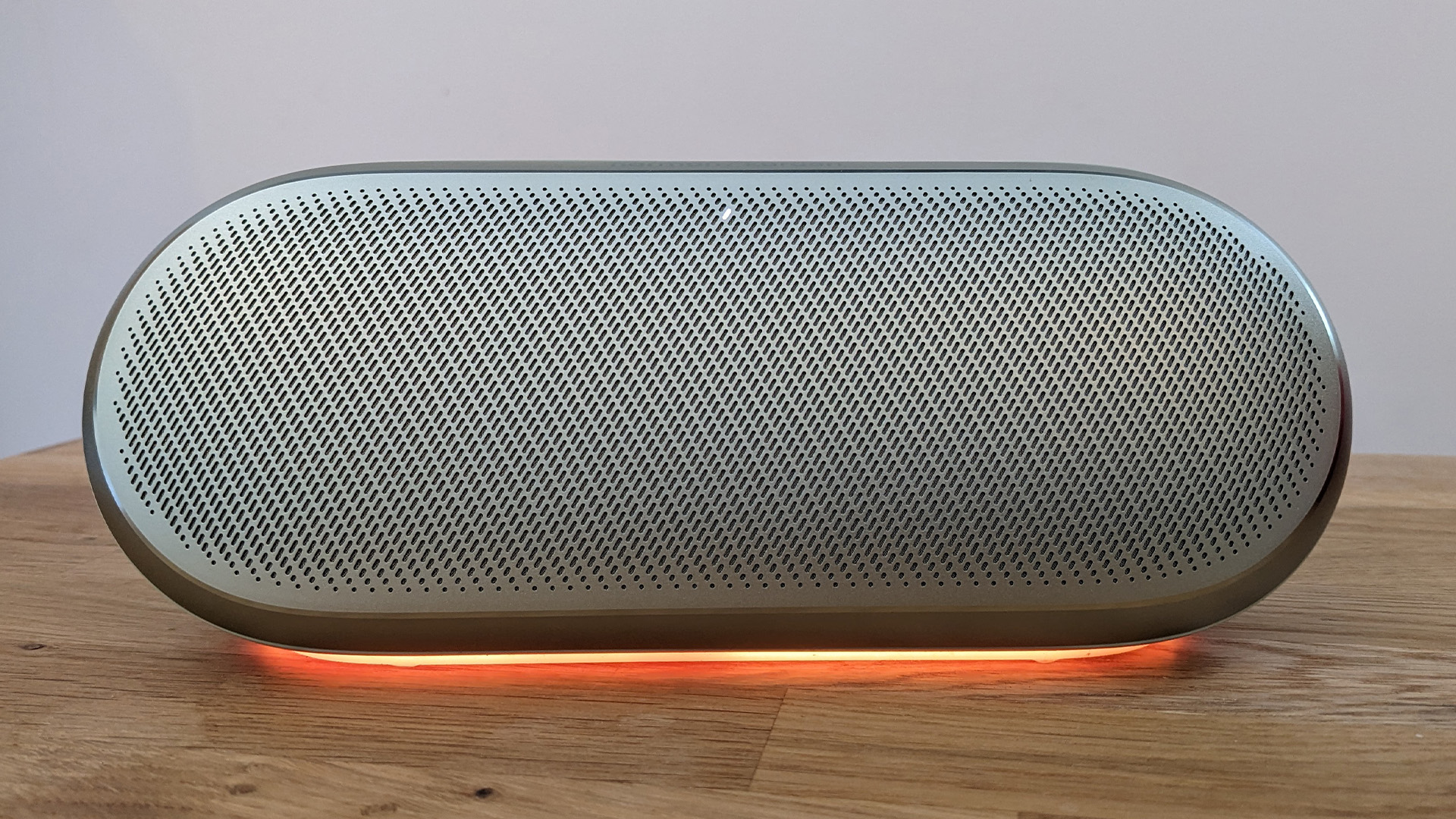 Harman Kardon Luna 2 wireless speaker