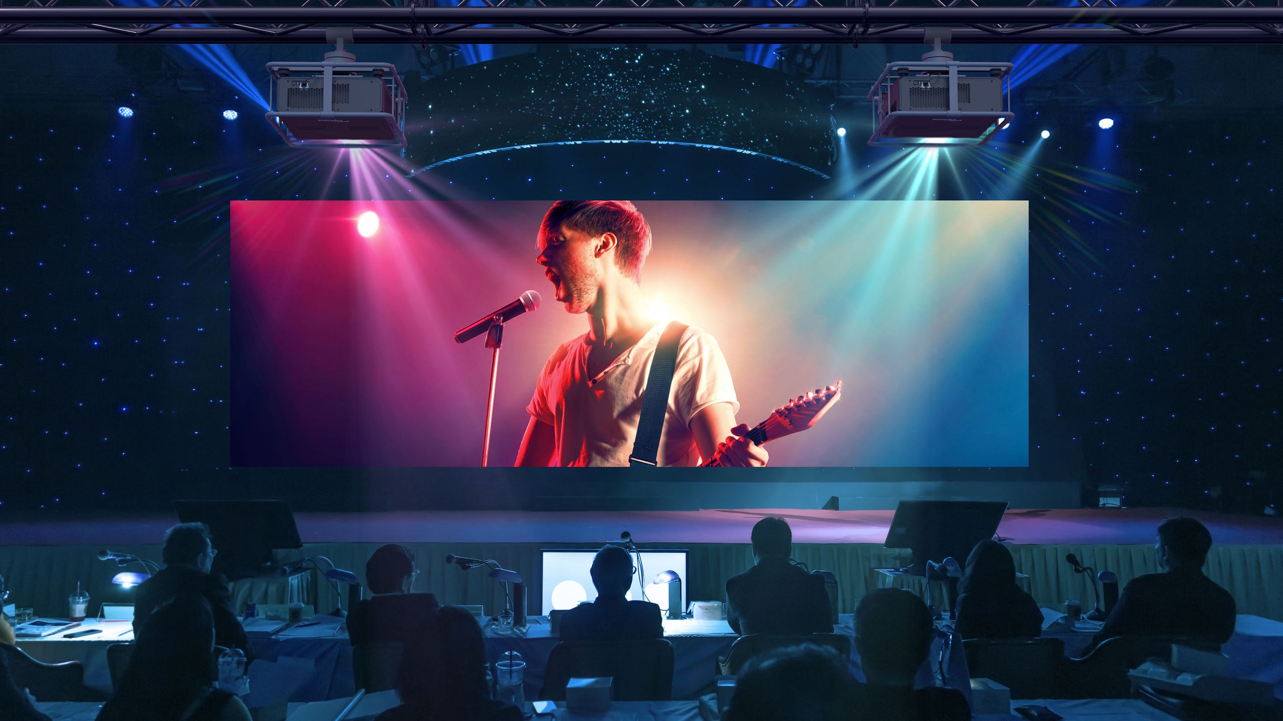 Large-Venue Projectors: Key Features for Presentations in Big
