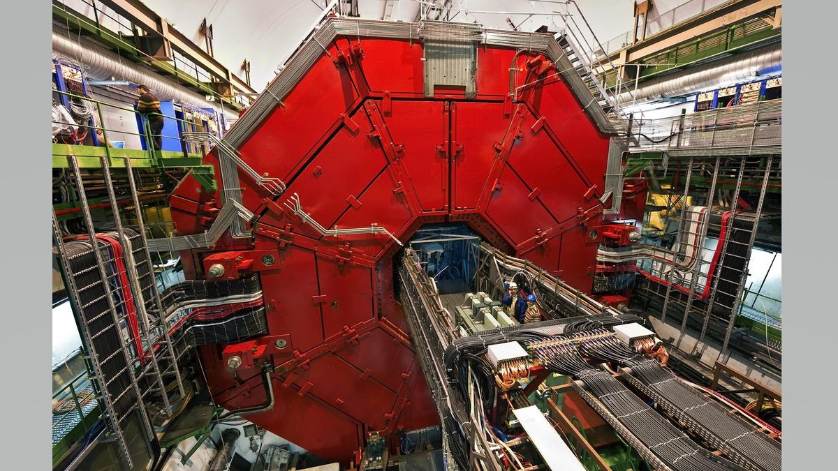 Large Hadron Collider finds new way to measure mass of a quark