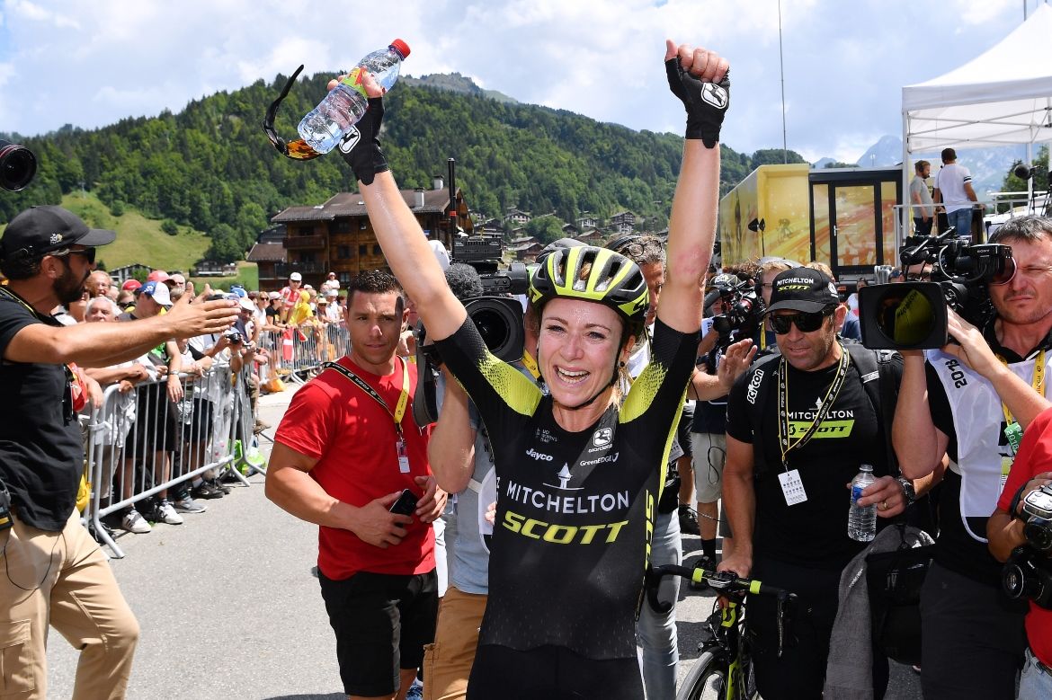 Annemiek van Vleuten celebrates her win