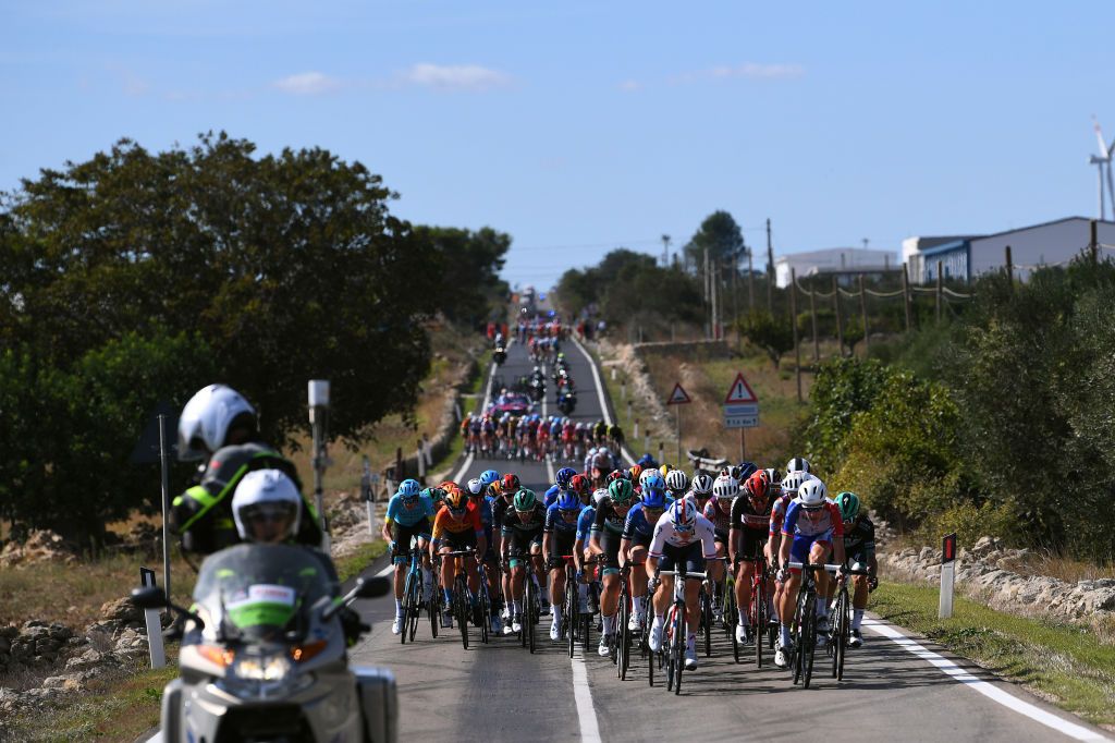 The wind split the peloton into different echelons