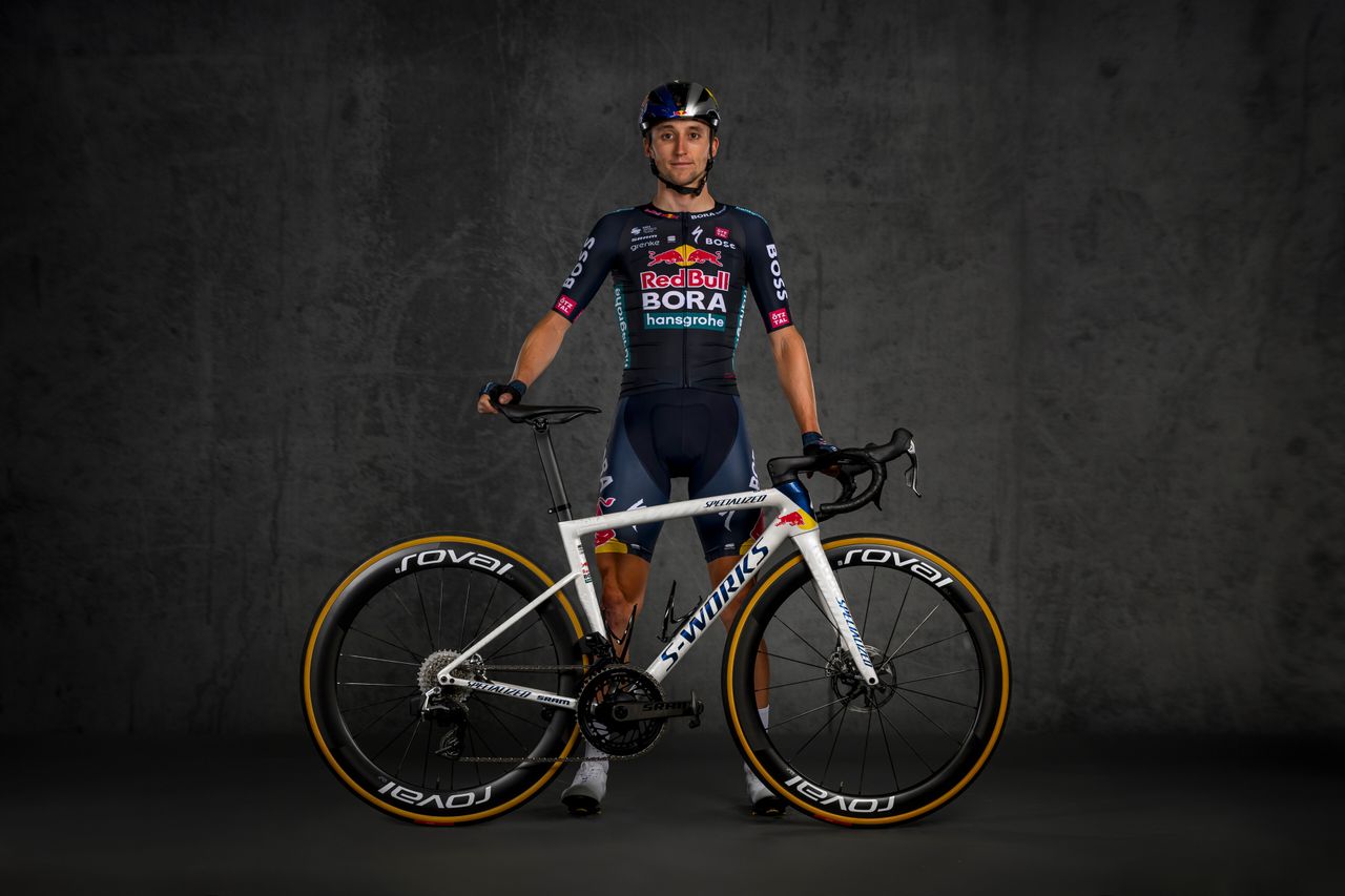Jai Hindley with the new kit and bike