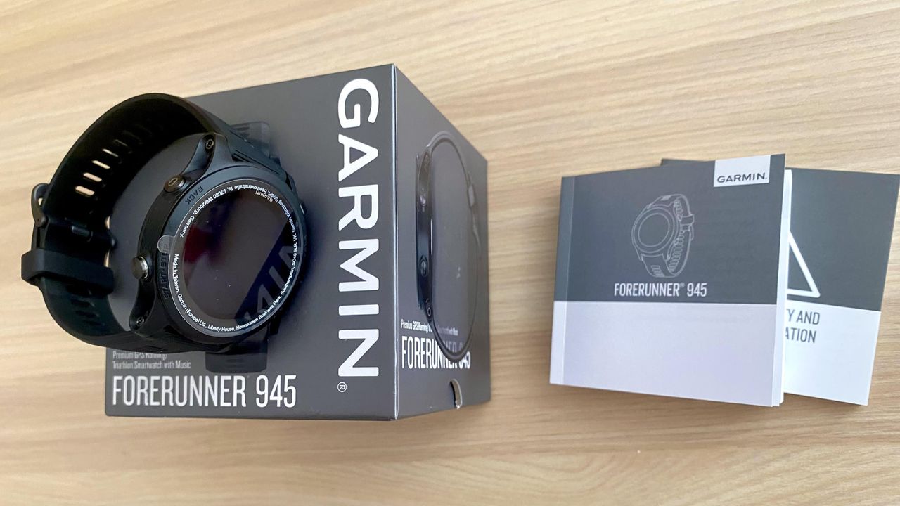 Garmin Forerunner 945 unboxed
