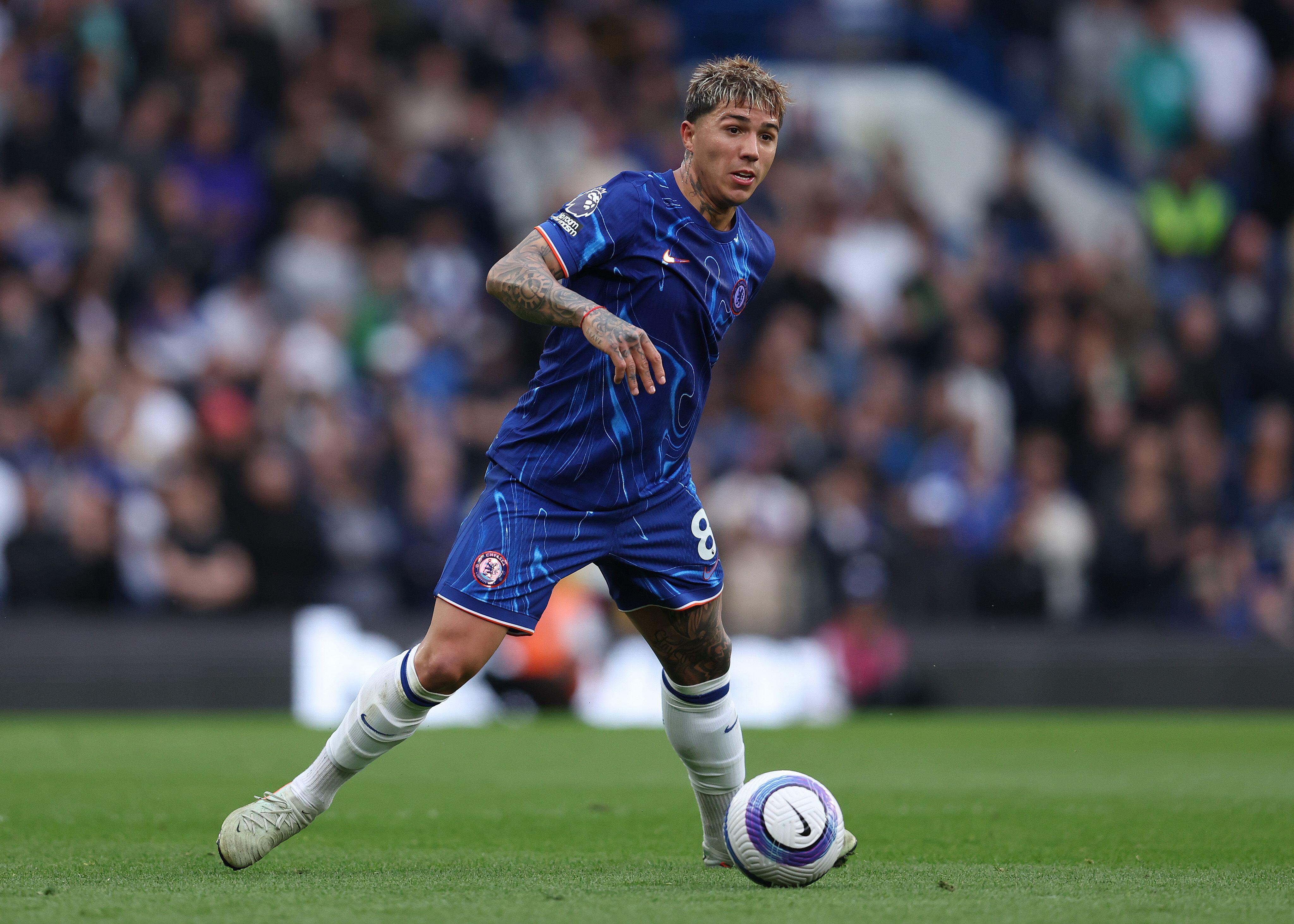 Enzo Fernandez playing for Chelsea against Ipswich Town, April 2025.