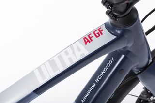 The top tube on the B'twin Ultra AF GF
