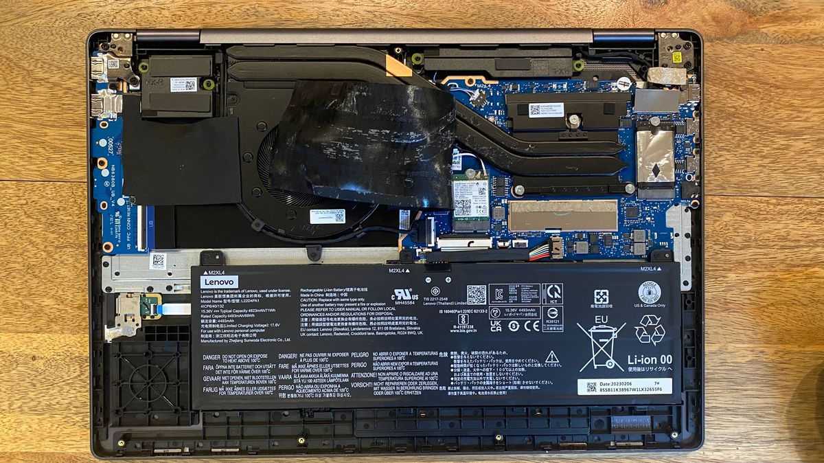 Lenovo Yoga 7i (Gen 8)