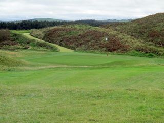 The approach to the seventh hole