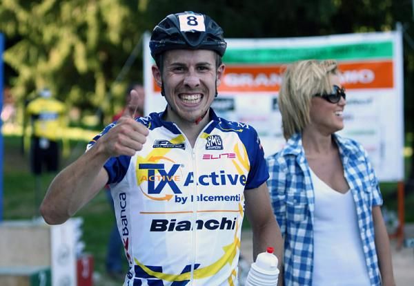 Thumbs up from race winner Cristian Cominelli (TX Active Bianchi)