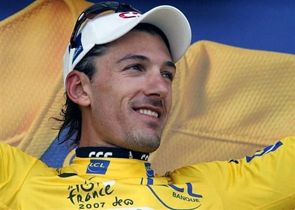 Cancellara is still in yellow after stage four