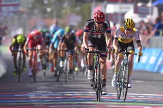 Tom Dumoulin and Steven Kruijswijk finish second and third during stage 4 of the Giro.
