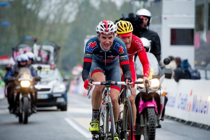 Flavien Dassonville (BigMat - Auber 93) leads the front groupe with Adrien Petit (Cofidis, Solutions Credits ) at the last 10km