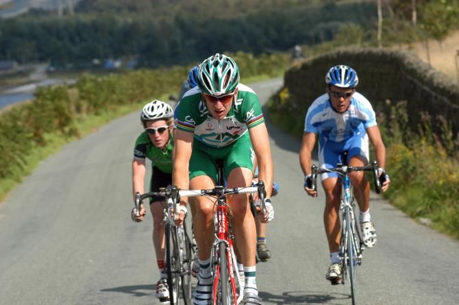 Bradley Wiggins (Credit Agricole) with small groups chasing to regain the bunch on stage 2, 2004
