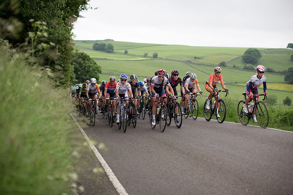 The peloton grouped together