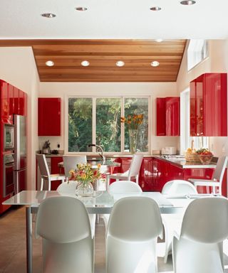 Kitchen colors to avoid when selling your home: red