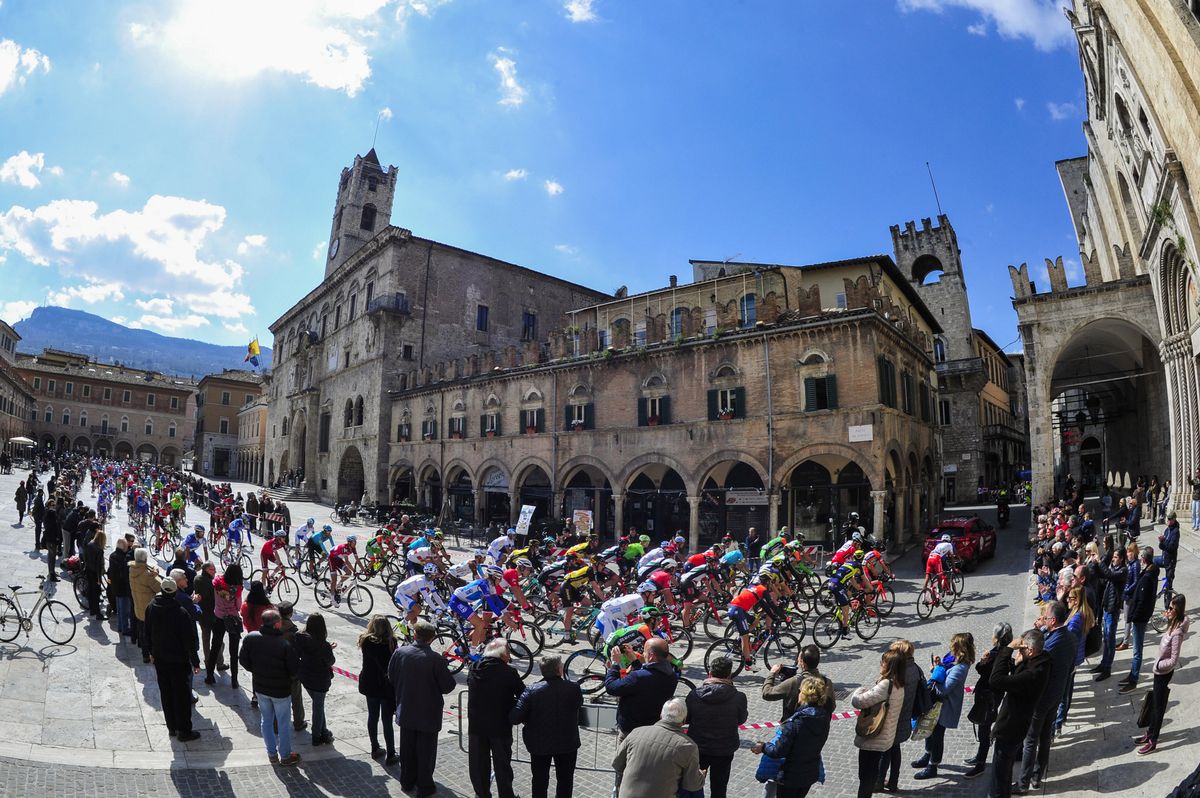 The start of stage 7 in Ascoli Piceno