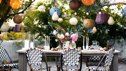 bohemian garden ideas: lanterns over table