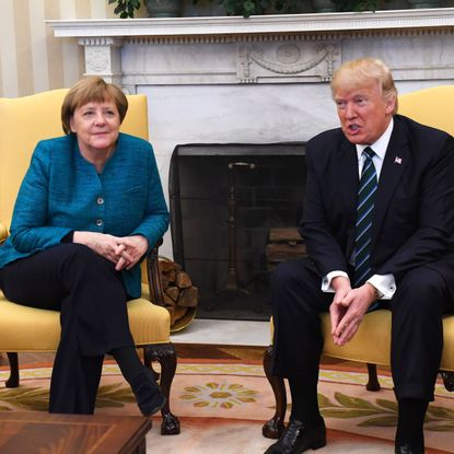 Event, Suit, Furniture, Conversation, Room, Official, Sitting, Family pictures, Employment, House, 