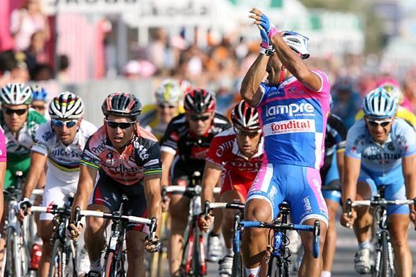 Danilo Napolitano applauds himself for a fine victory in the Giro stage nine
