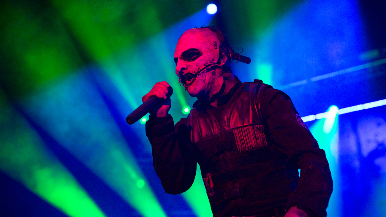 A picture of Corey Taylor performing live