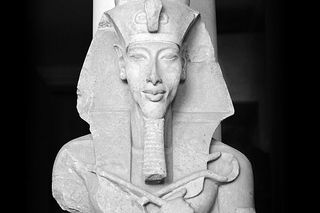 pharaoh-statue