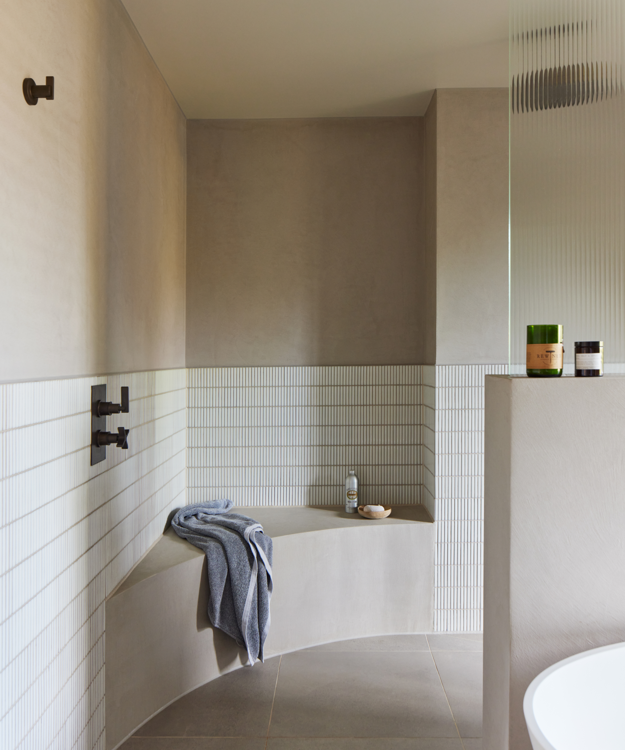 bathroom with curved walls