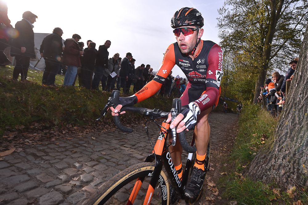 Rob Peeters climbs the Koppenberg