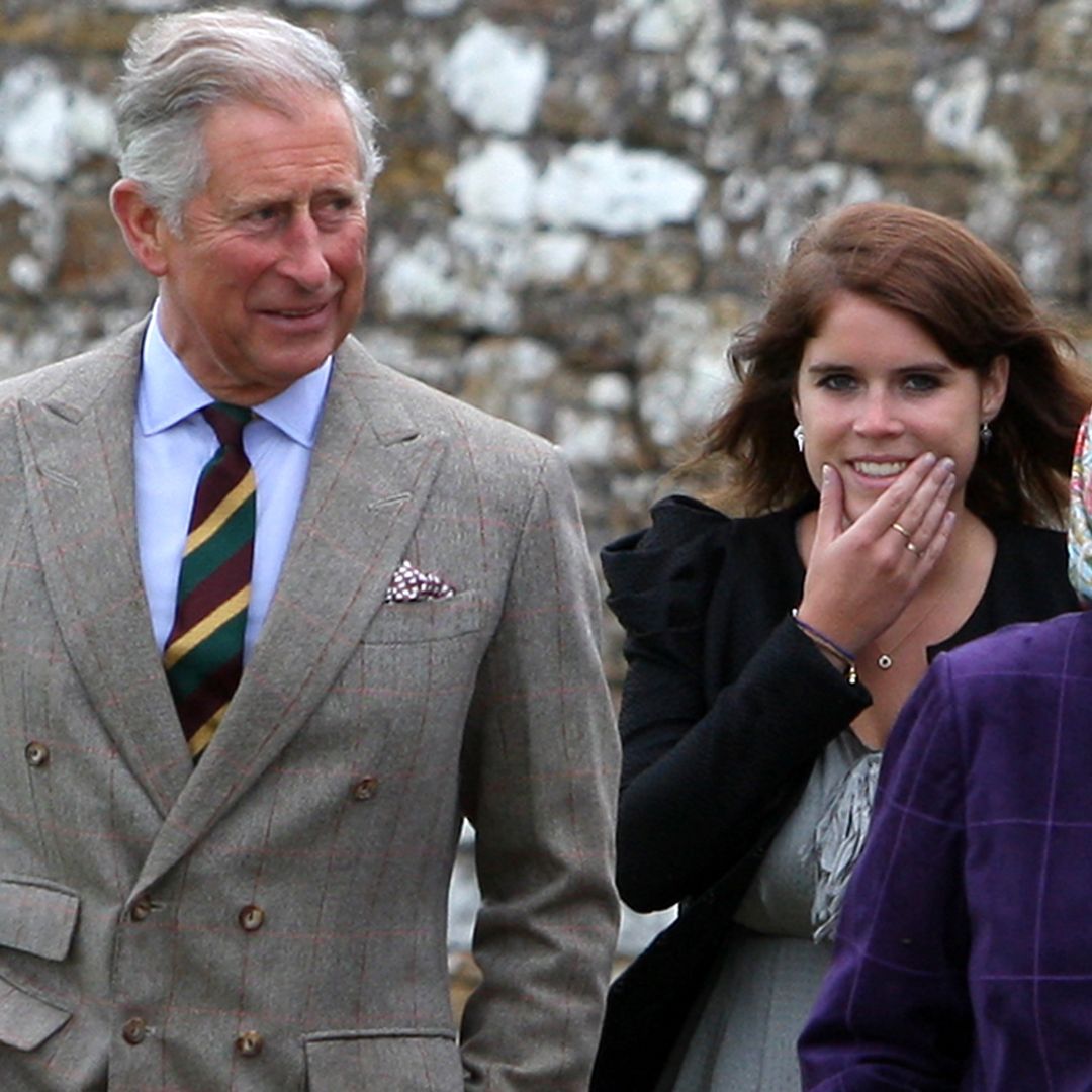 SCRABSTER, UNITED KINGDOM - AUGUST 02: Queen Elizabeth II (R) accompanied by Prince Charles, Prince of Wales (L), Princess Eugenie, (C), and Princess Beatrice and the rest of the Royal family arrive at the Castle of Mey after disembarking the Hebridean Princess boat after a private family holiday around the Western Isles of Scotland, on August 02, 2010 in Scrabster, Scotland. (Photo by Andrew Milligan - WPA Pool/Getty Images)