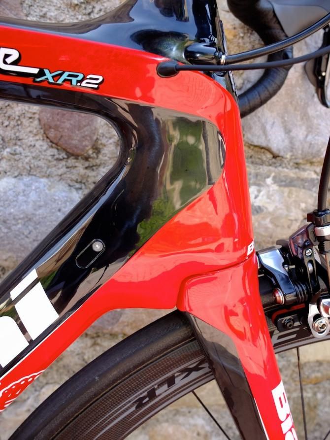 The redesigned fork crown and head tube junction now flow together to reduce drag between frame and wheel