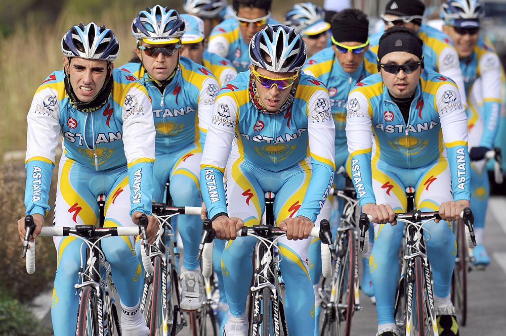 Astana went to teal shorts in 2010