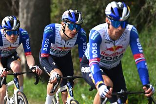 Jai Hindley and Giulio Pellizzari combine as Red Bull-Bora-Hansgrohe GC leaders to take on Jonas Vingegaard at Giro d'Italia 