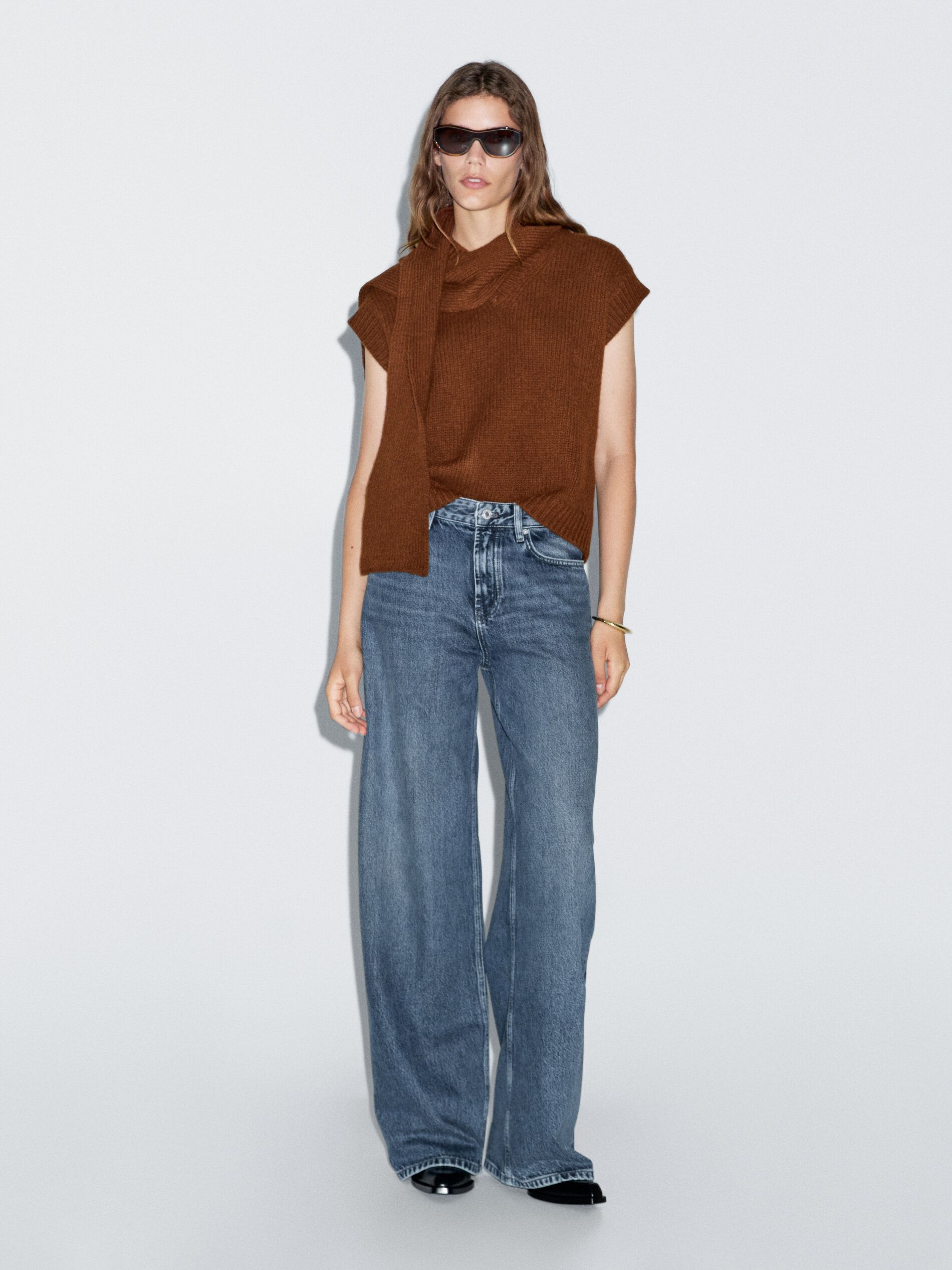 V-Neck Knit Vest With Scarf
