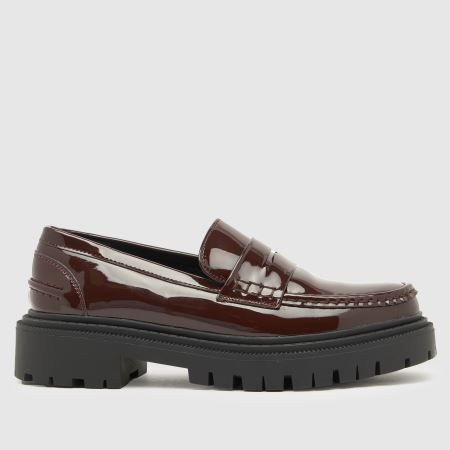 Burgundy Loafers Are Taking Over as the Smartest Shoe Trend Burgundy Loafers Are Taking Over as the Smartest Shoe Trend