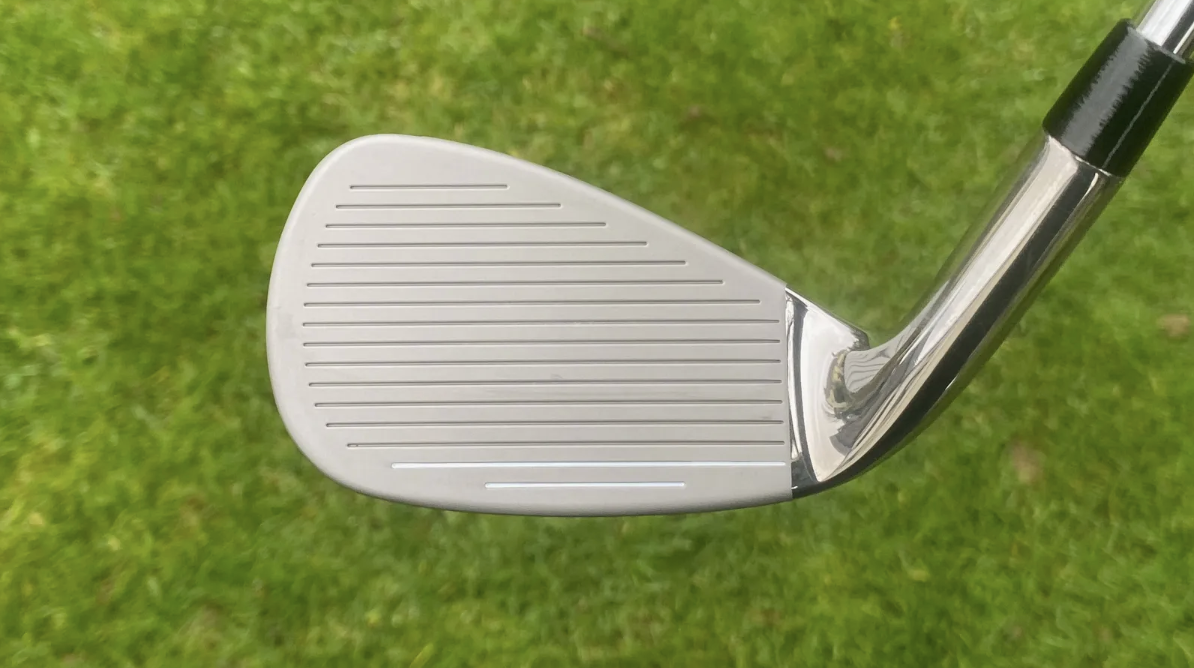 Full face grooves