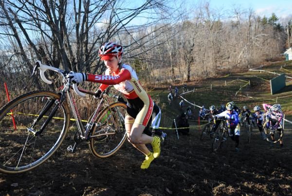 Maureen Bruno-Roy (Bob&rsquo;s Red Mill p/b Seven Cycles) leads the group up the run-up.