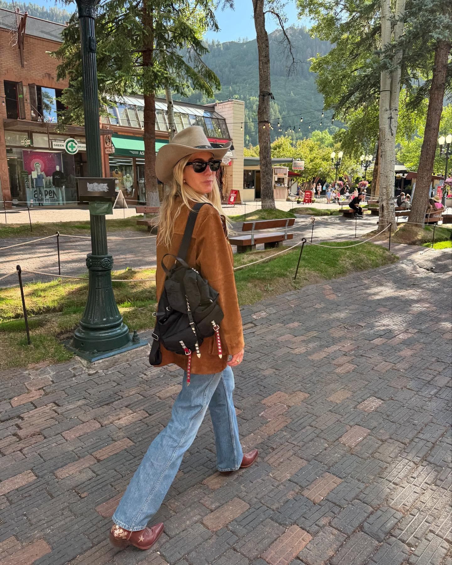 Lilly Sisto outfit