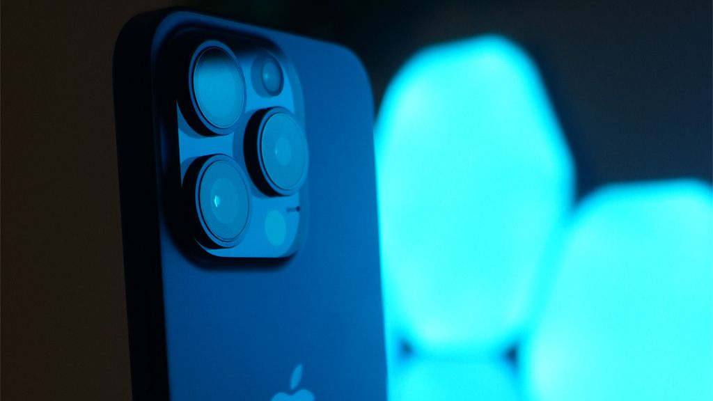 iPhone 15 Pro vs Google Pixel 8 Pro Which flagship phone is right for you? Laptop Mag iPhone 15 Pro vs Google Pixel 8 Pro Which flagship phone is right for you? Laptop Mag