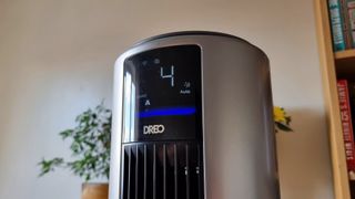 Display in the Dreo MC710S air purifier tower fan