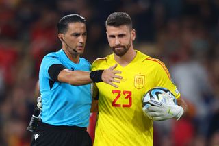 Referee Serdar Gozubuyuk