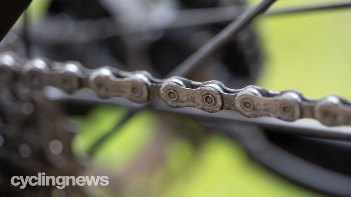 Shimano Ultegra R8100 groupset detail of updated chain
