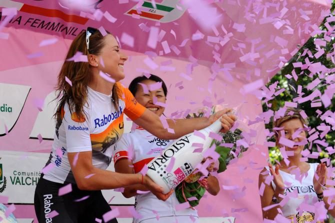 Champagne celebration for Annemiek van Vleuten (Rabo)