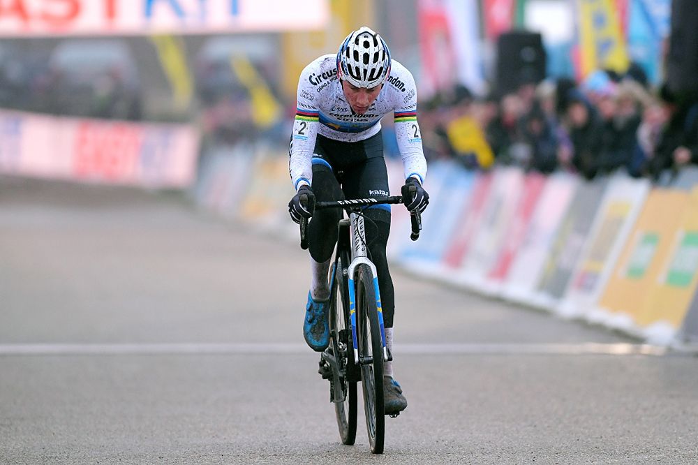 Mathieu van der Poel wins Superprestige Zonhoven