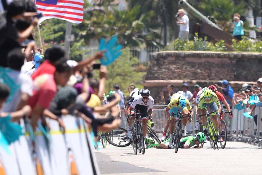 The crash scattered the peloton