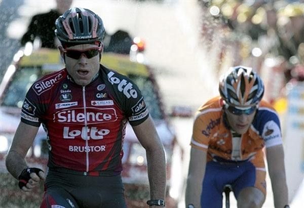 Cadel Evans beat Dutchman Robert Gesink on the Ventoux